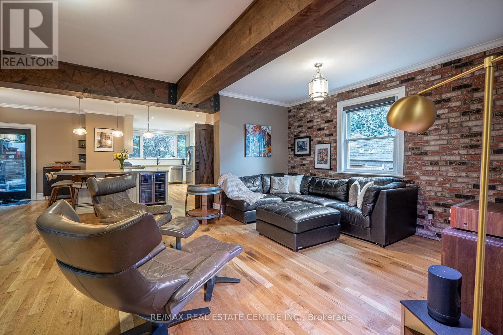 283 Plains Road West