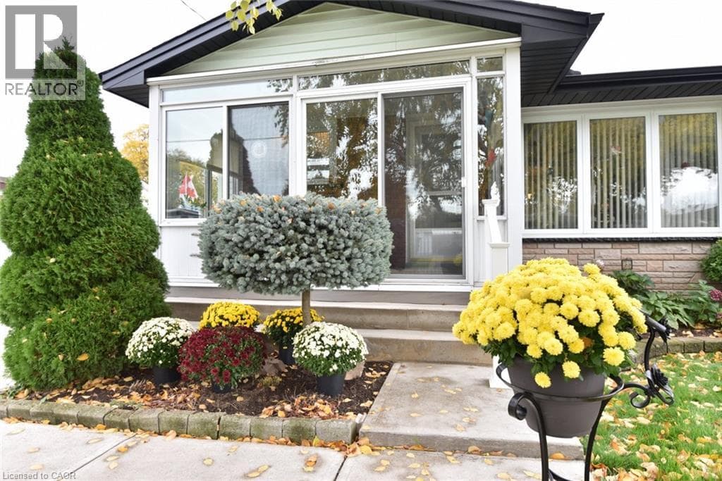 137 FIELDING Crescent