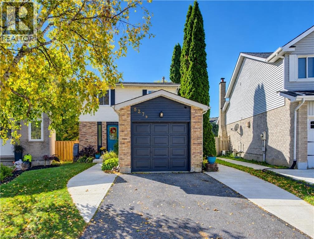 527 ROSEMEADOW Crescent
