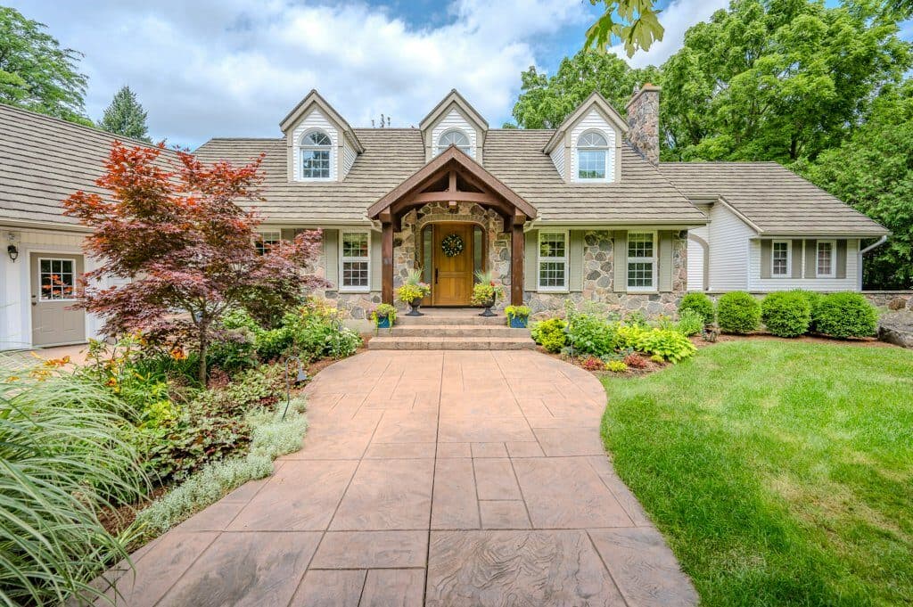 Beautiful stone home in Kitchener-Waterloo