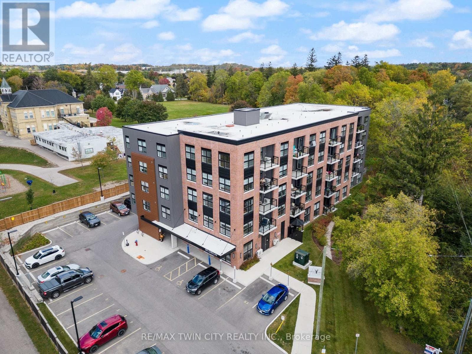88 Gibson Street Unit 209