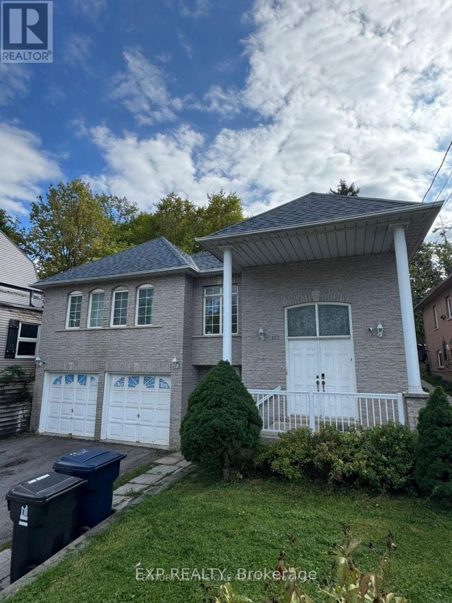 123 Steeles Avenue East