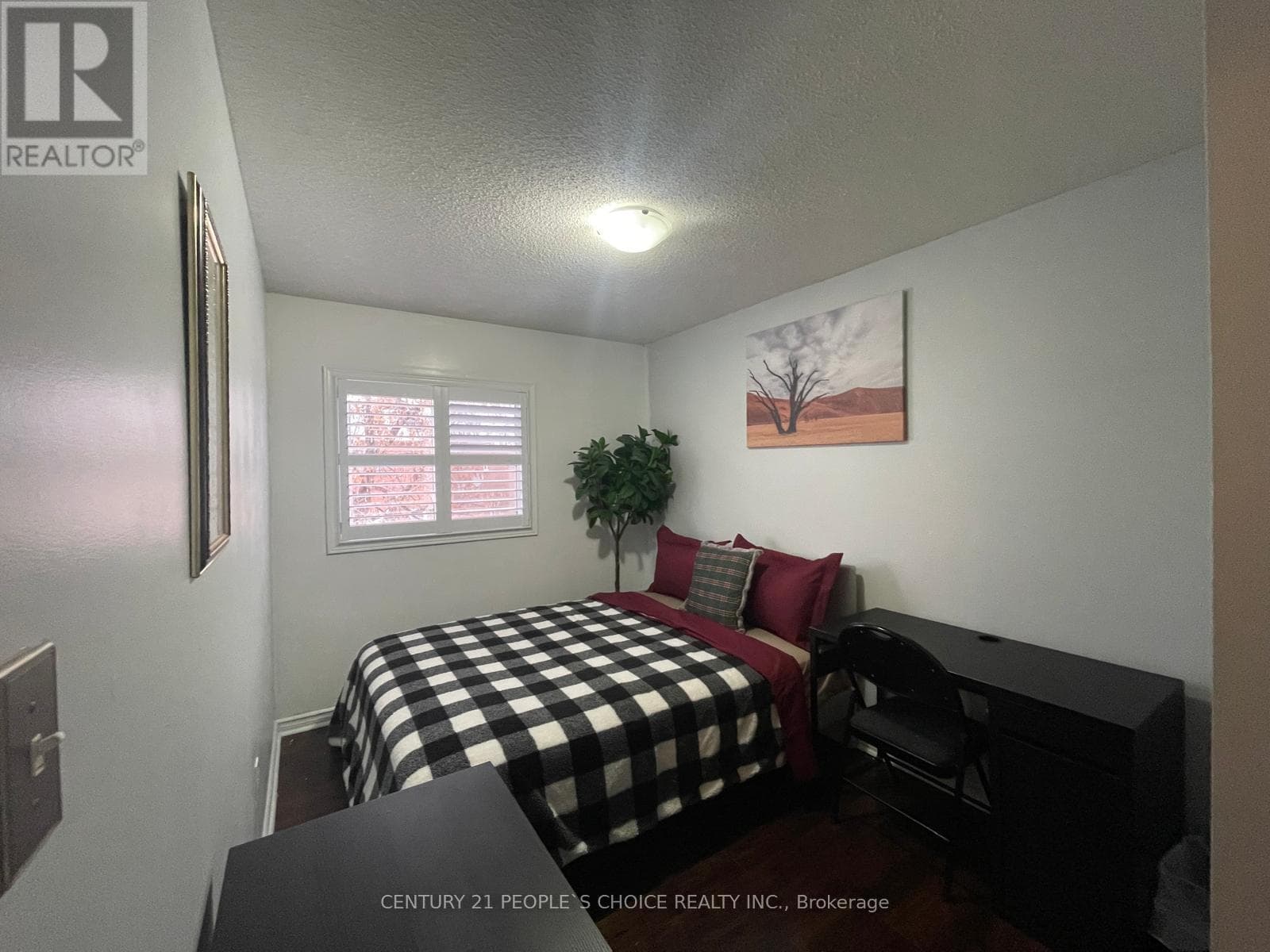 54 Carrie Crescent Unit Room