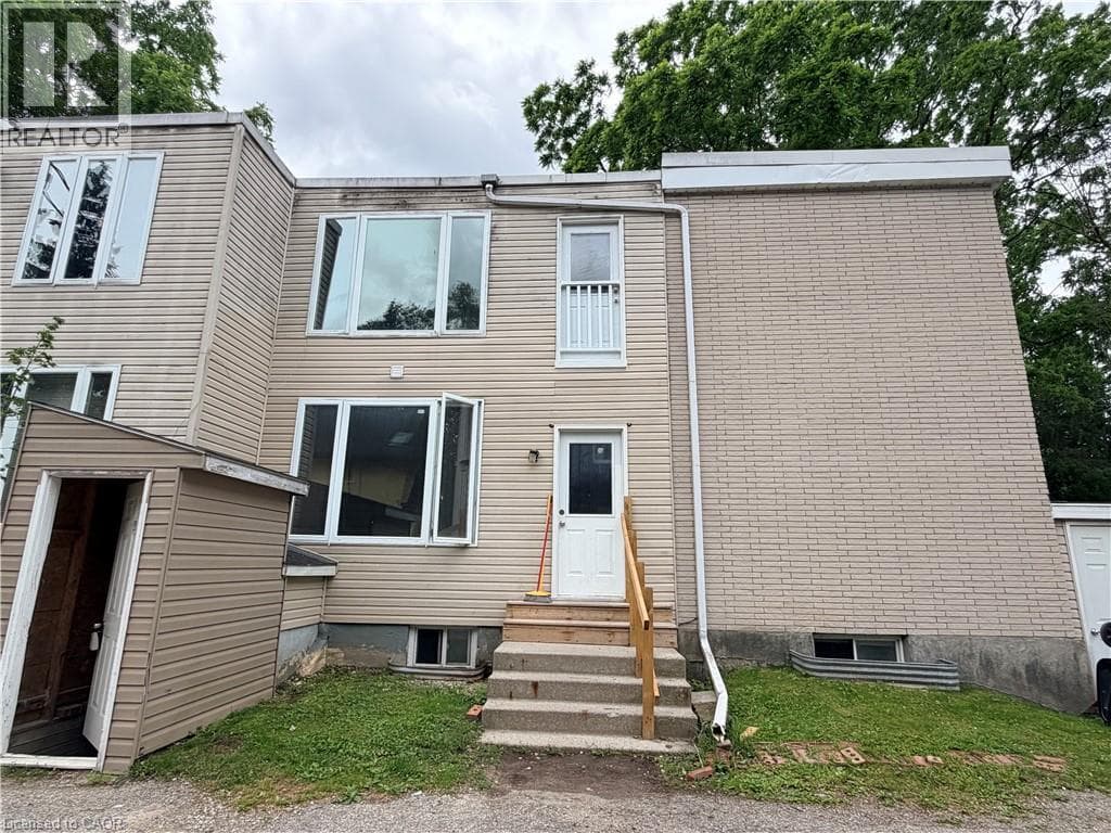 74 WILLIAM Street West Unit 4
