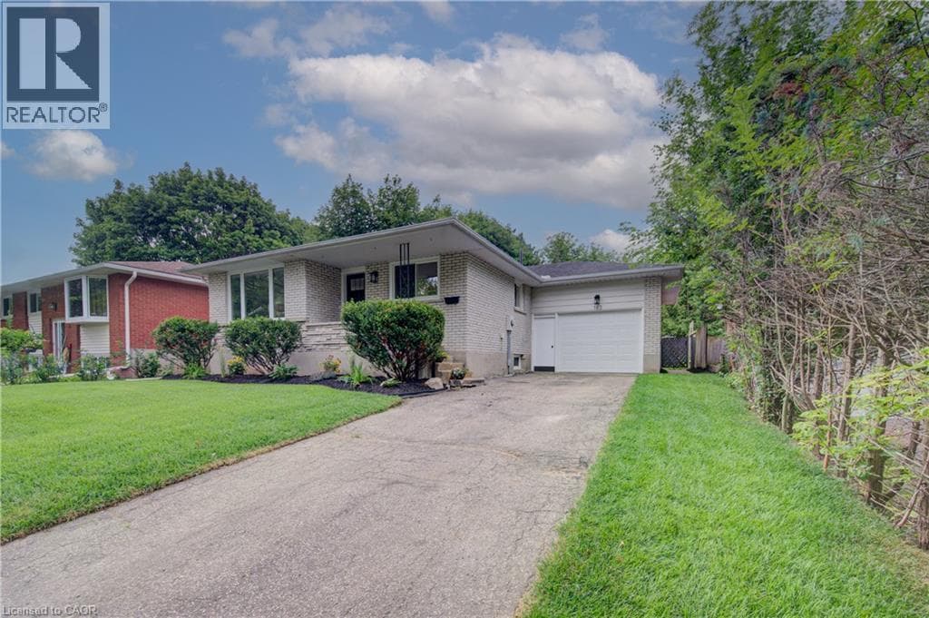 163 LYNNBROOK Crescent