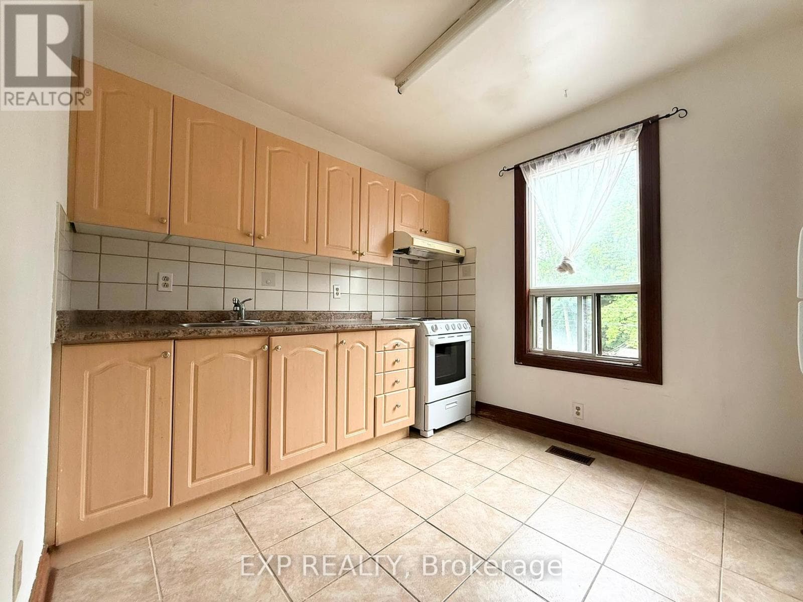 759 Gerrard Street East Unit 2nd FL