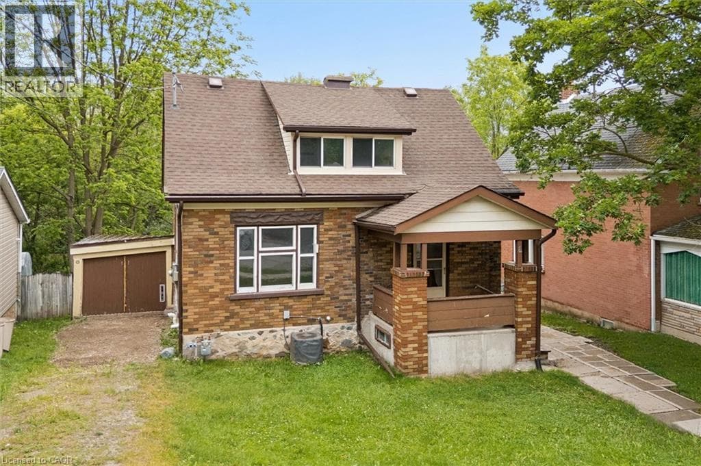 6 RIVERSIDE Drive West
