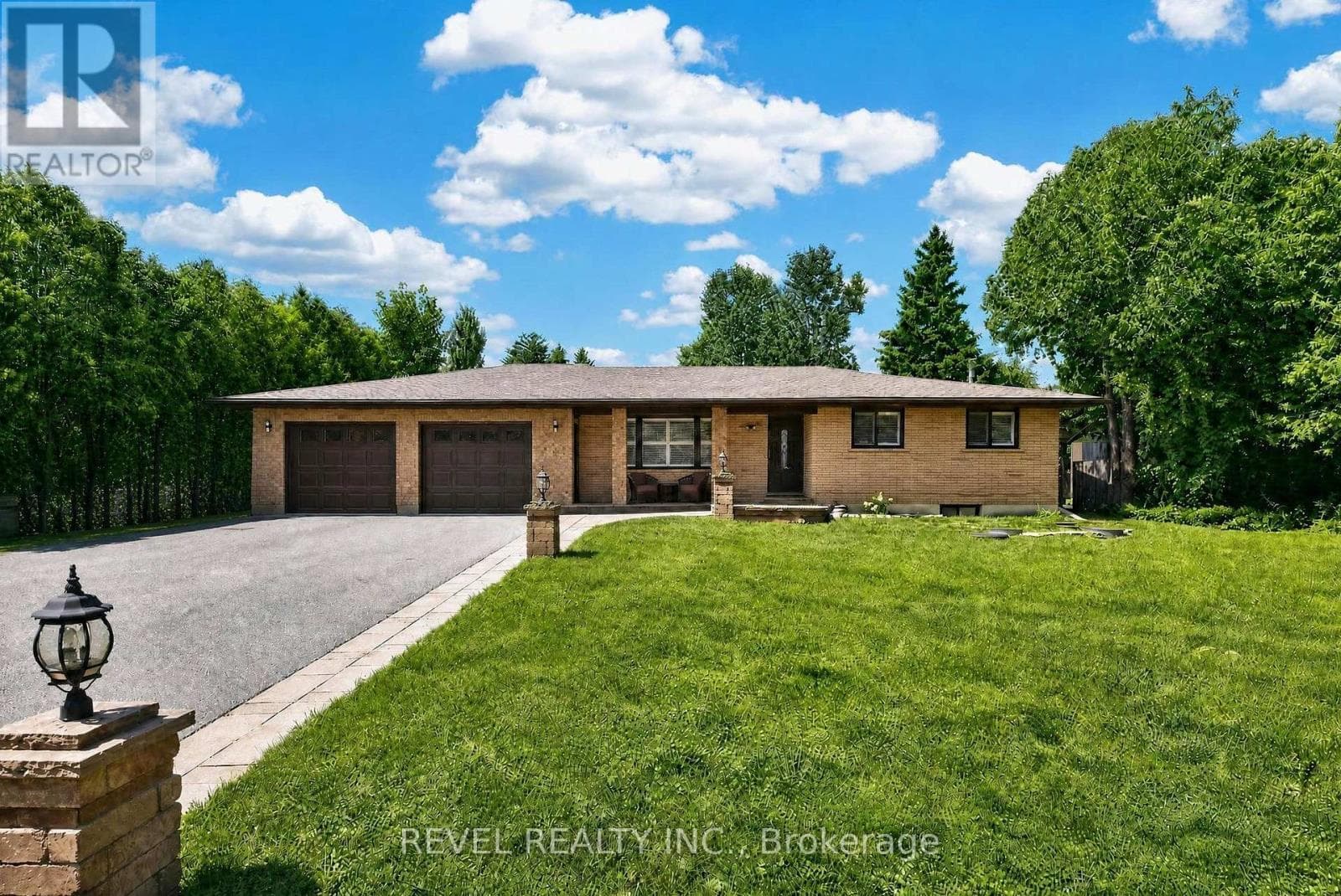 1036 Shellard Sideroad
