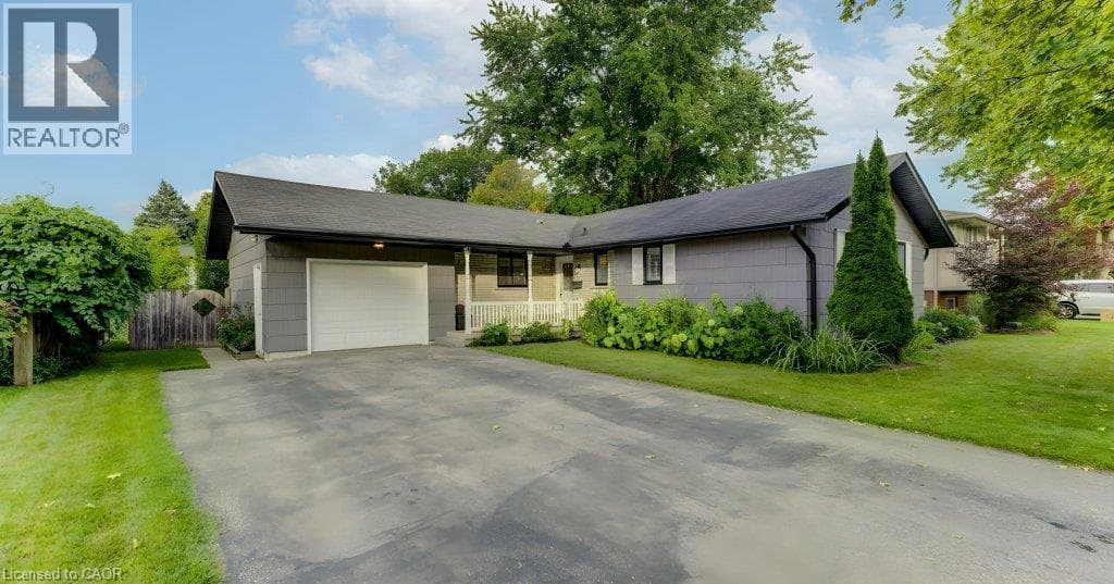 3 BLUE HERON Court