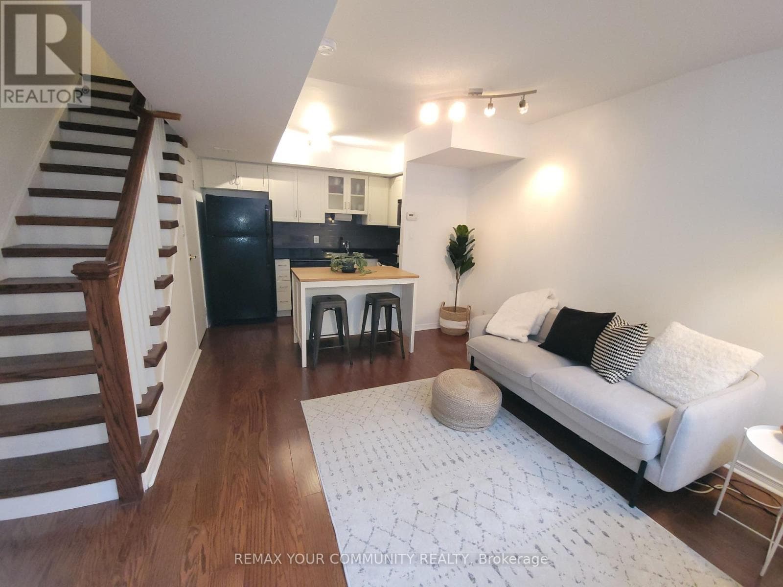 42 Western Battery Road Unit 732