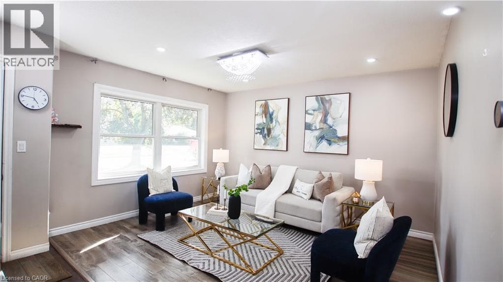 18 CLEARVIEW Drive