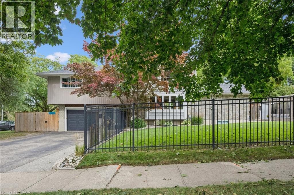112 MARGARET Avenue North