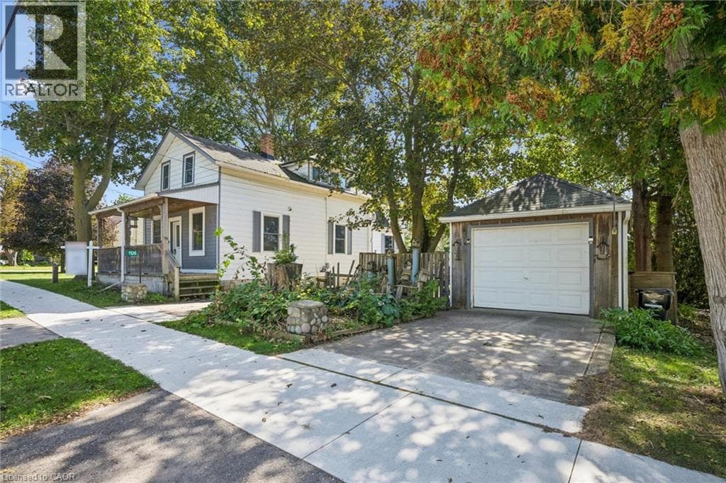 1126 QUEEN'S BUSH Road