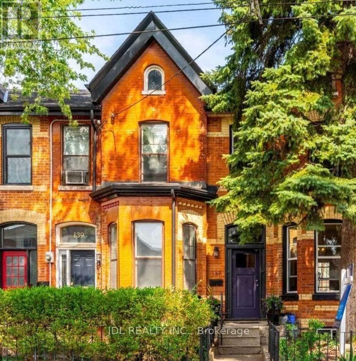 137 Denison Ave Avenue